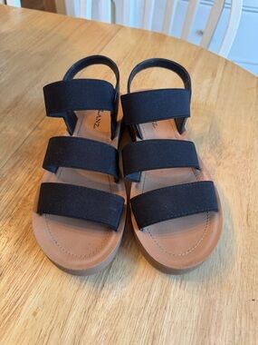 Women’s Black Strappy Sandals - Comfort Footbed
